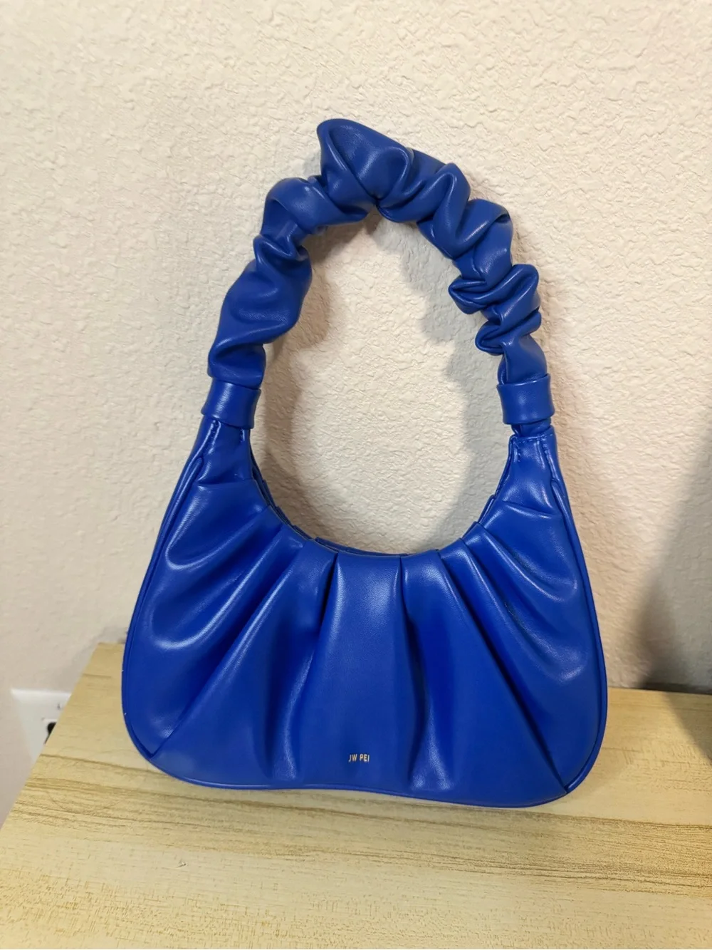 Nwot JW PEI Gabby blue   hobo bag